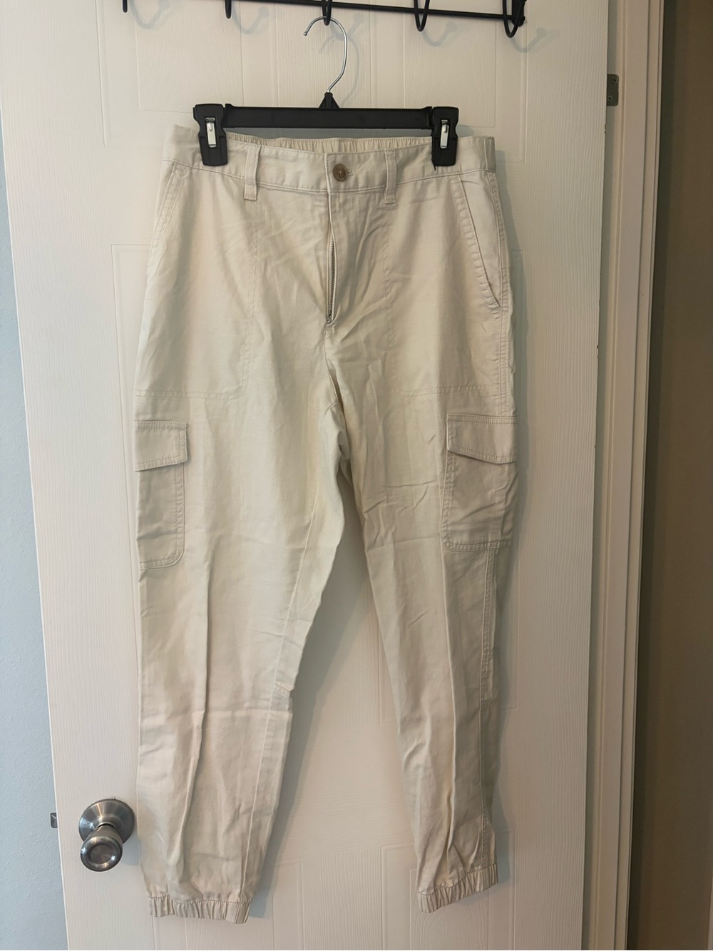 GAP Cream Cargo Pants with Pocket Details